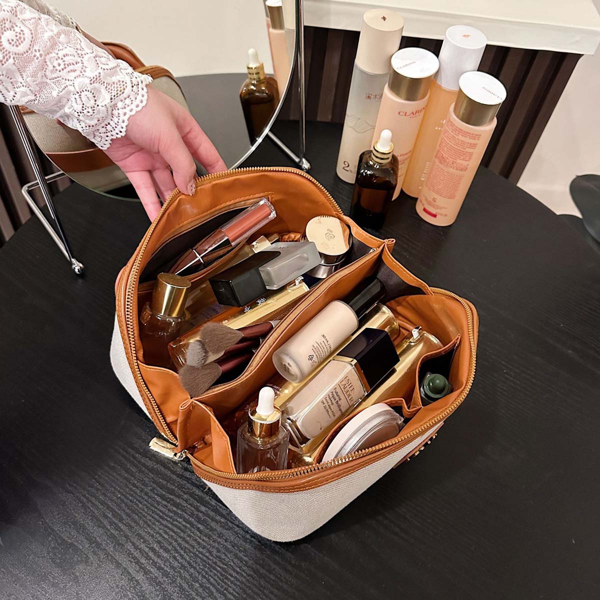 レトロで軽やかな高級感のあるシンプルなキャンバス製ハンドバッ - Luxury Skincare & Spa Photos のレビューと価格